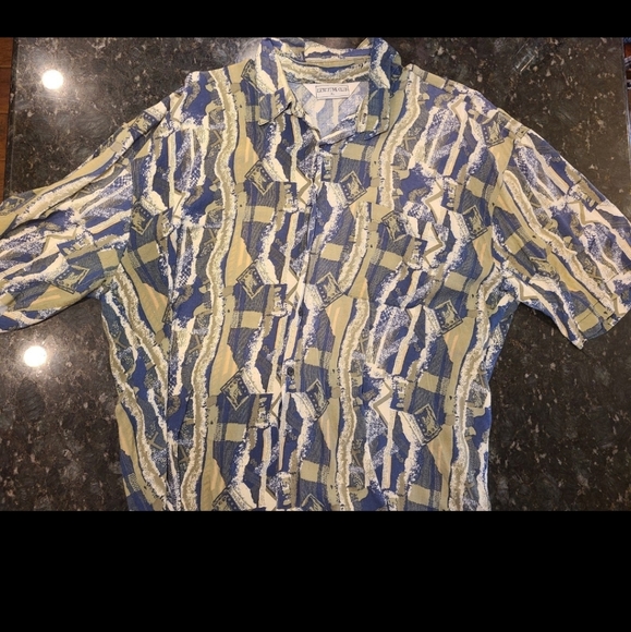 Tops - 🌲 Vintage Button Down Shirt